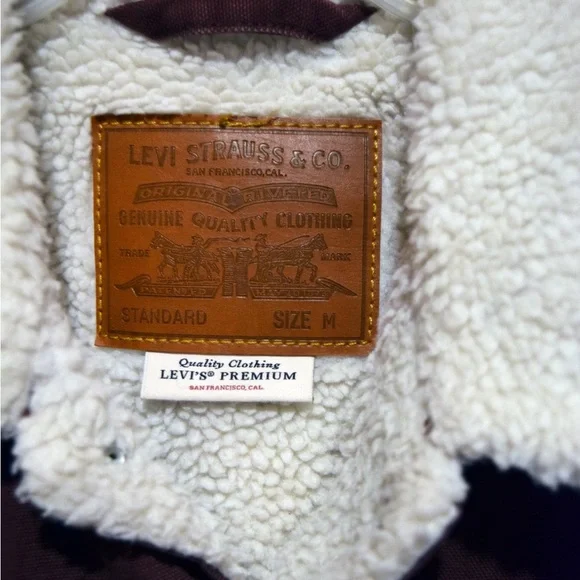 Levi's Men's Red Sherpa Jacket - Picture 4 of 5